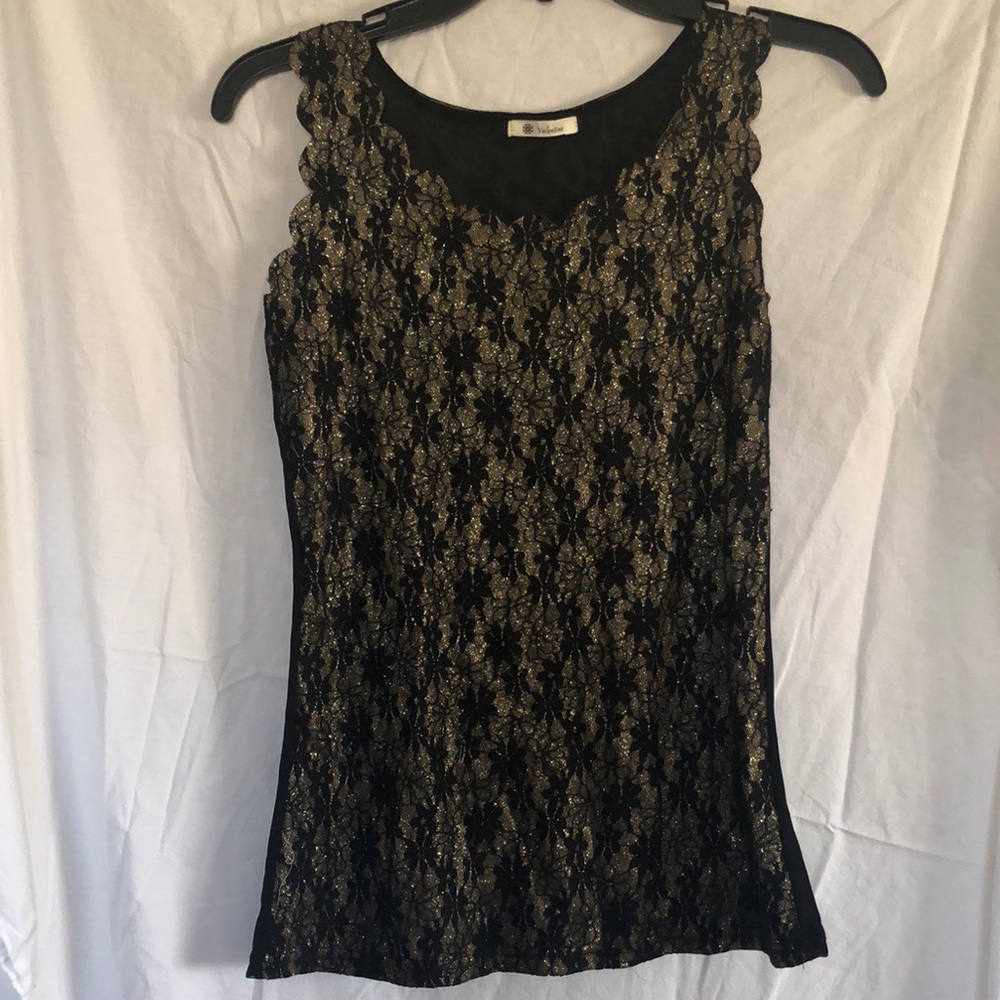 Elegant undershirt or tank